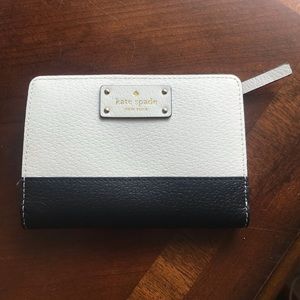 Kate spade medium size black and white wallet